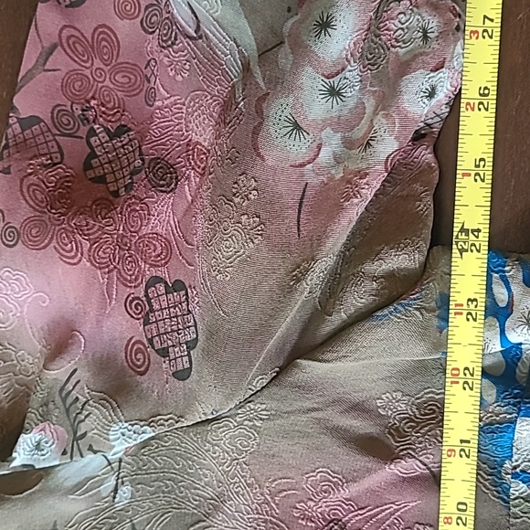 Beautiful embossed silk Citron kimono jacket with cranes - Picture 6 of 8